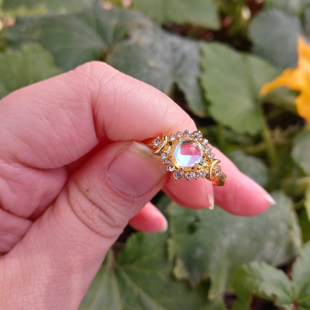 Ring - Picture 2 of 5